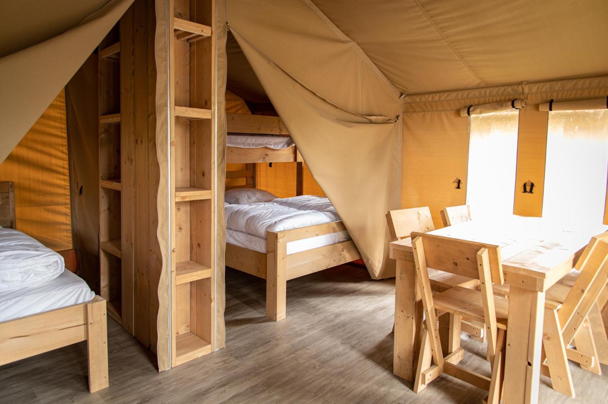 Hotel Ardenparks Petite Suisse Dochamps Pokoj fotografie
